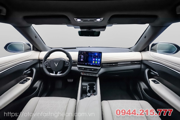 Khoang lái VF 7