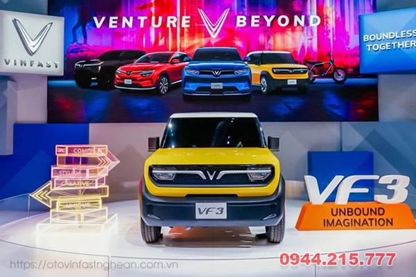 Khách hàng nhận xe VF 3